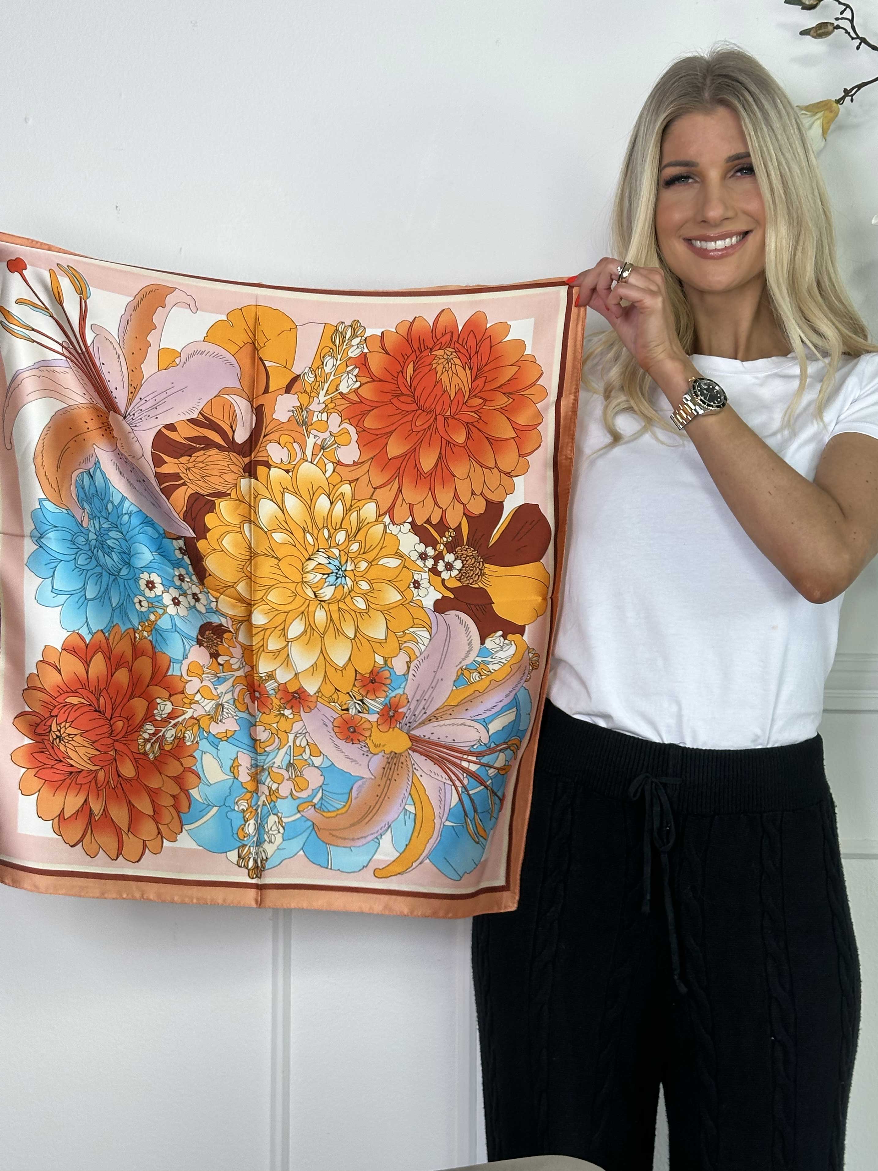 Jennifer - Söt liten scarf med blommor